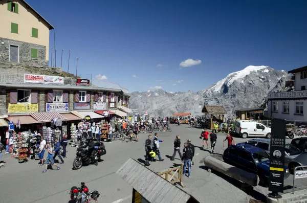 Foto del Passo dello Stelvio ai tempi moderni