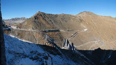 Vista verso la strada dello Stelvio versante Alto Adige